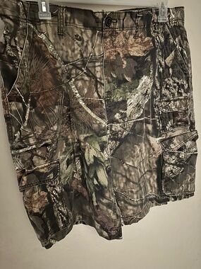 Realtree Brown and Green Camouflage Cargo Shorts